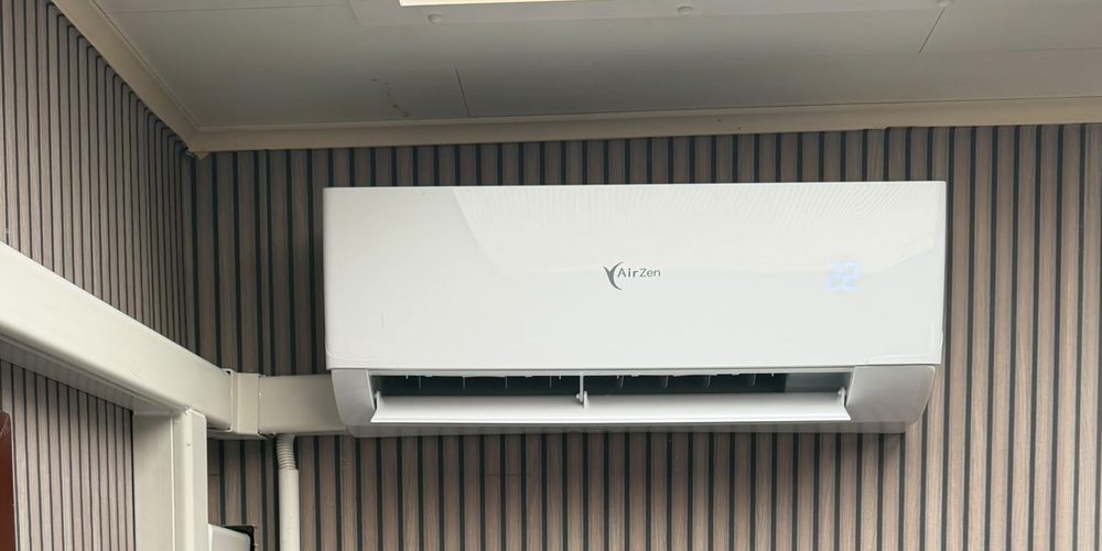 Airco binnenunit aan de muur